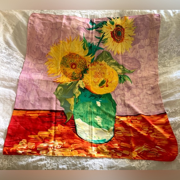 Vintage Constantino Tomas Scarf
Art Van Gogh Sunflower In Vase Italian 35 x 33” - Picture 1 of 8